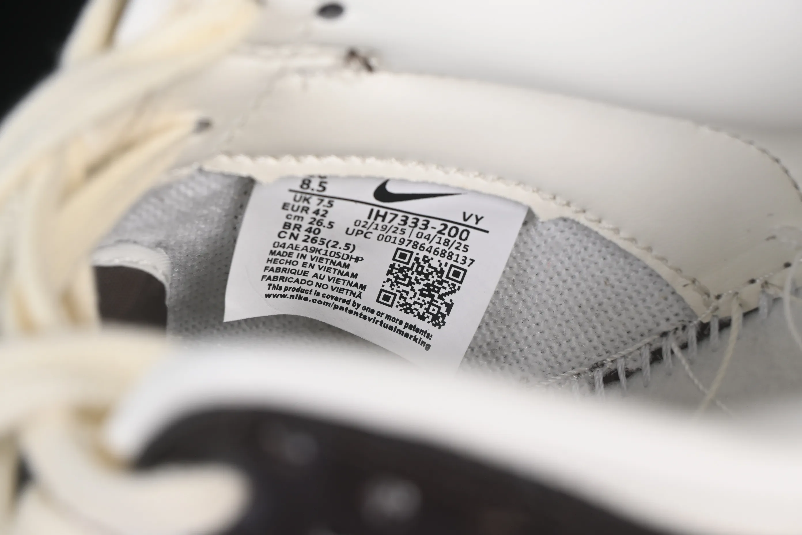 All categories Nk SB Dunk series Nk SB Dunk Low low-top sneakers Nike SB Dunk Low low-top casual sneakers IH7333-200